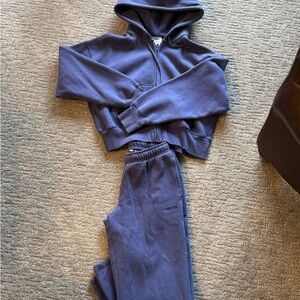 Aritzia Women's Blue Sweatpants